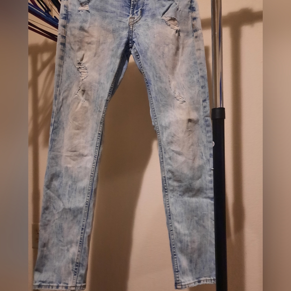 Mens American Eagle jeans size 28x30. Bundle & save!!